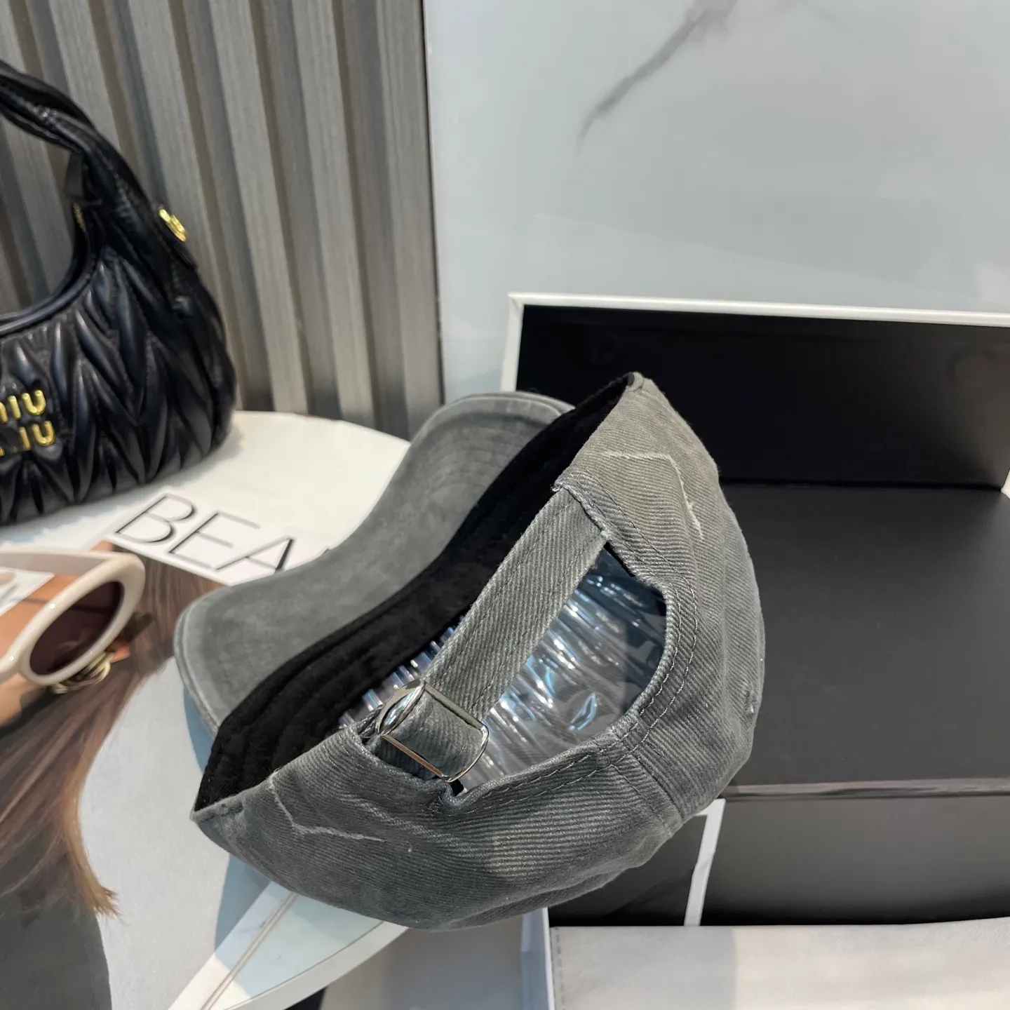 P80 Crow Heart 🆕🆕25 new baseball cap, personalized fashionable classic cross logo, casual with a cool feeling, unisex style, same style for men and women! Very easy to match! Head circumference: 56-58cm is available